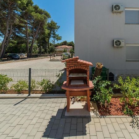 Apartments Djian Vir Εξωτερικό φωτογραφία
