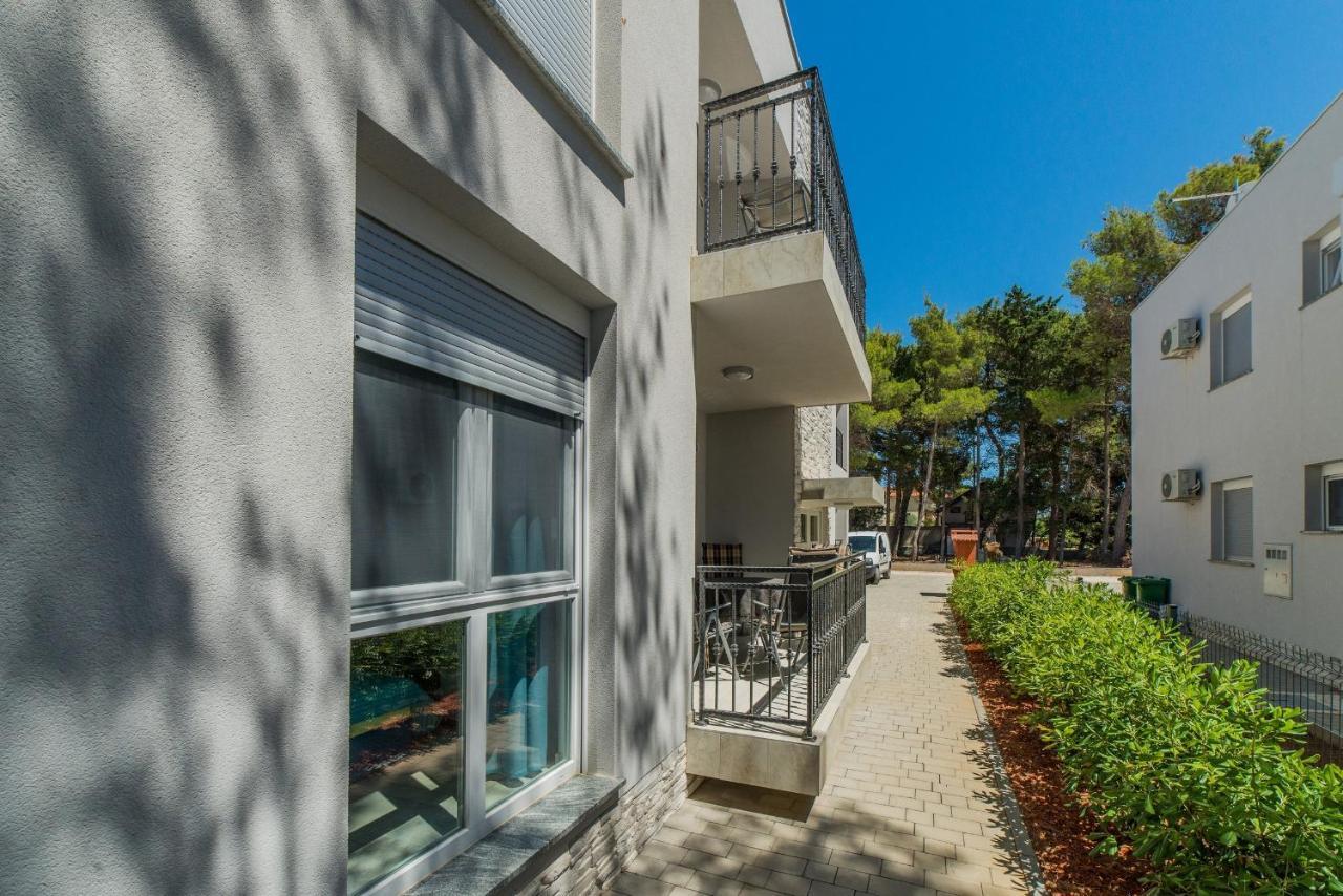 Apartments Djian Vir Εξωτερικό φωτογραφία