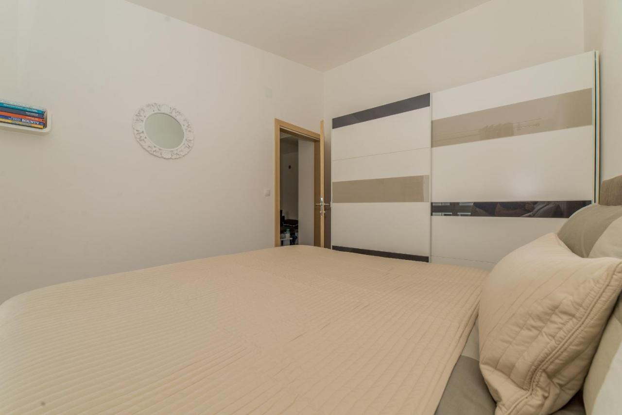 Apartments Djian Vir Εξωτερικό φωτογραφία