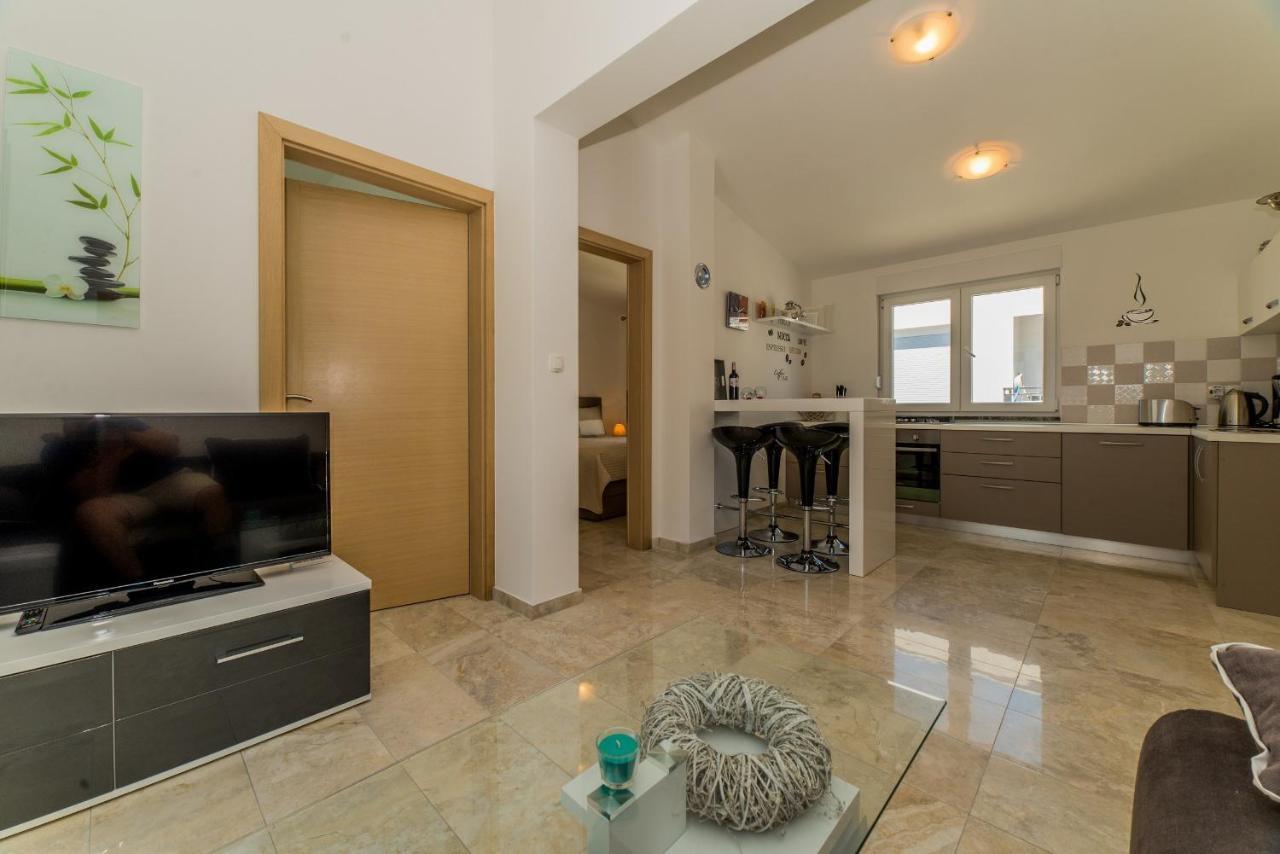 Apartments Djian Vir Εξωτερικό φωτογραφία