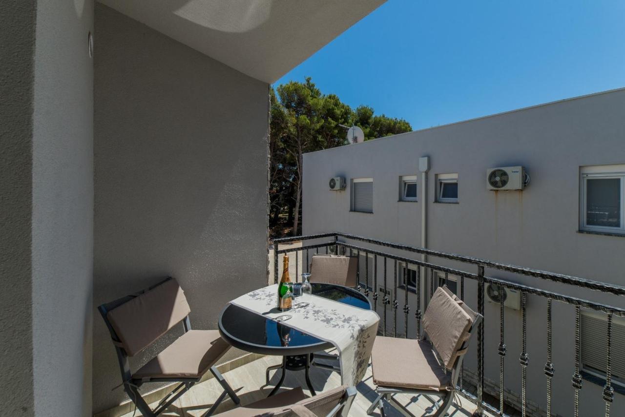 Apartments Djian Vir Εξωτερικό φωτογραφία