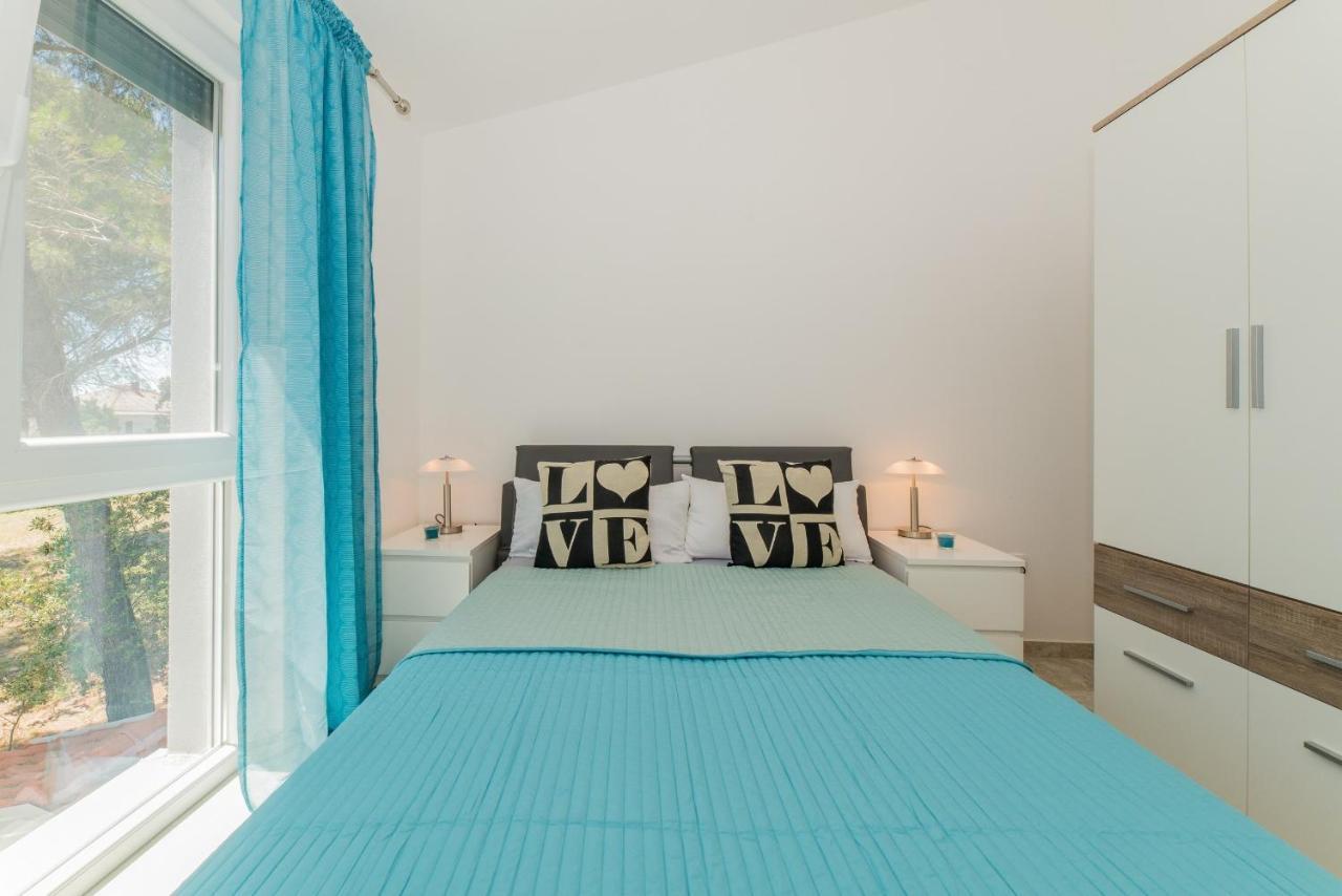 Apartments Djian Vir Εξωτερικό φωτογραφία