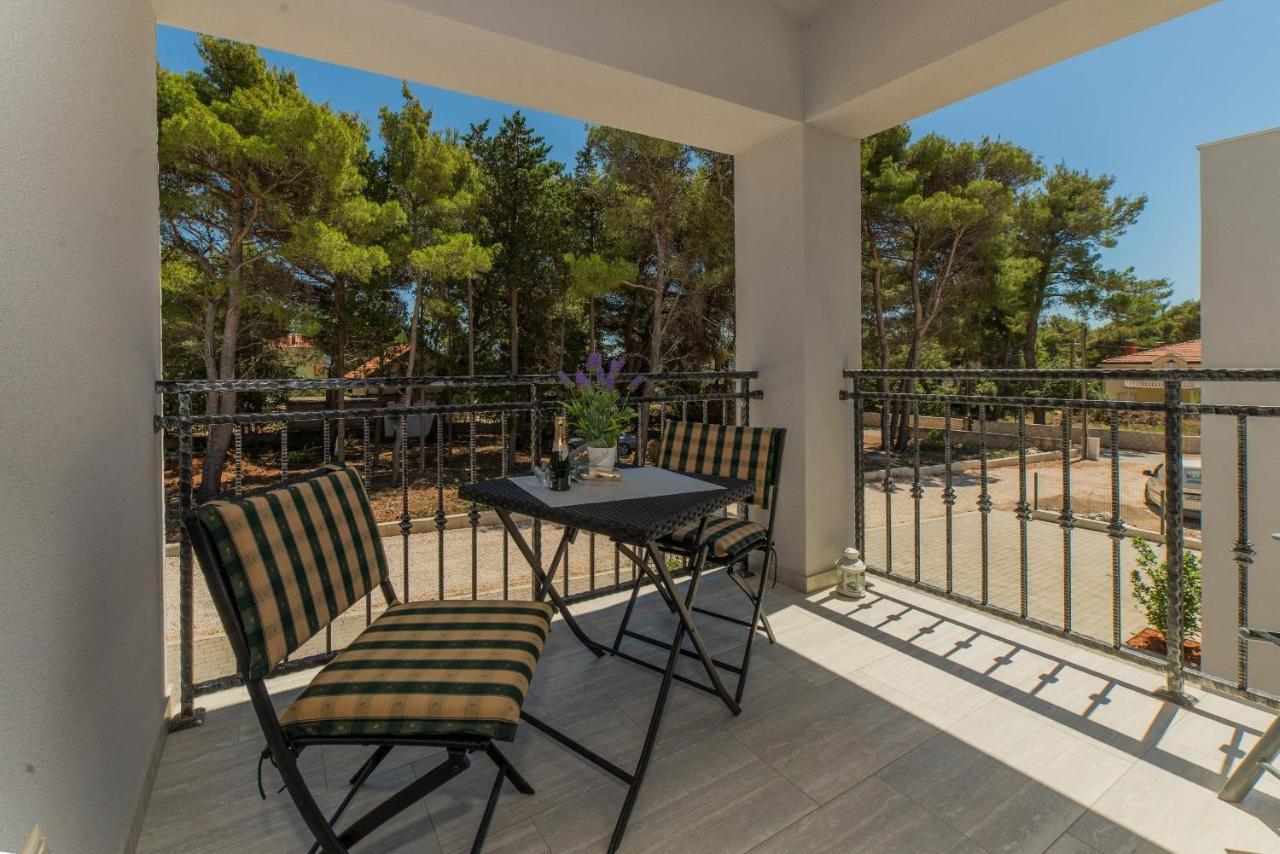 Apartments Djian Vir Εξωτερικό φωτογραφία