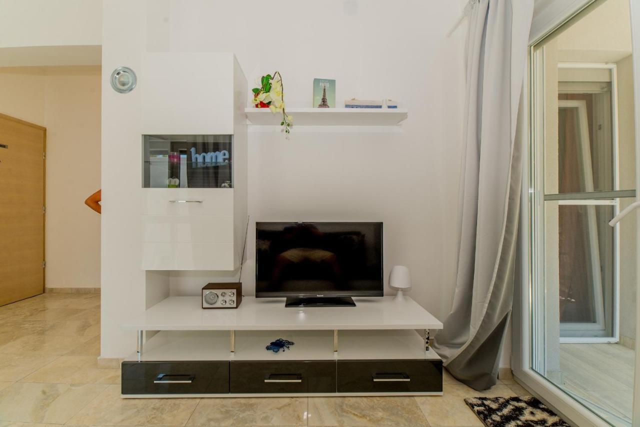 Apartments Djian Vir Εξωτερικό φωτογραφία
